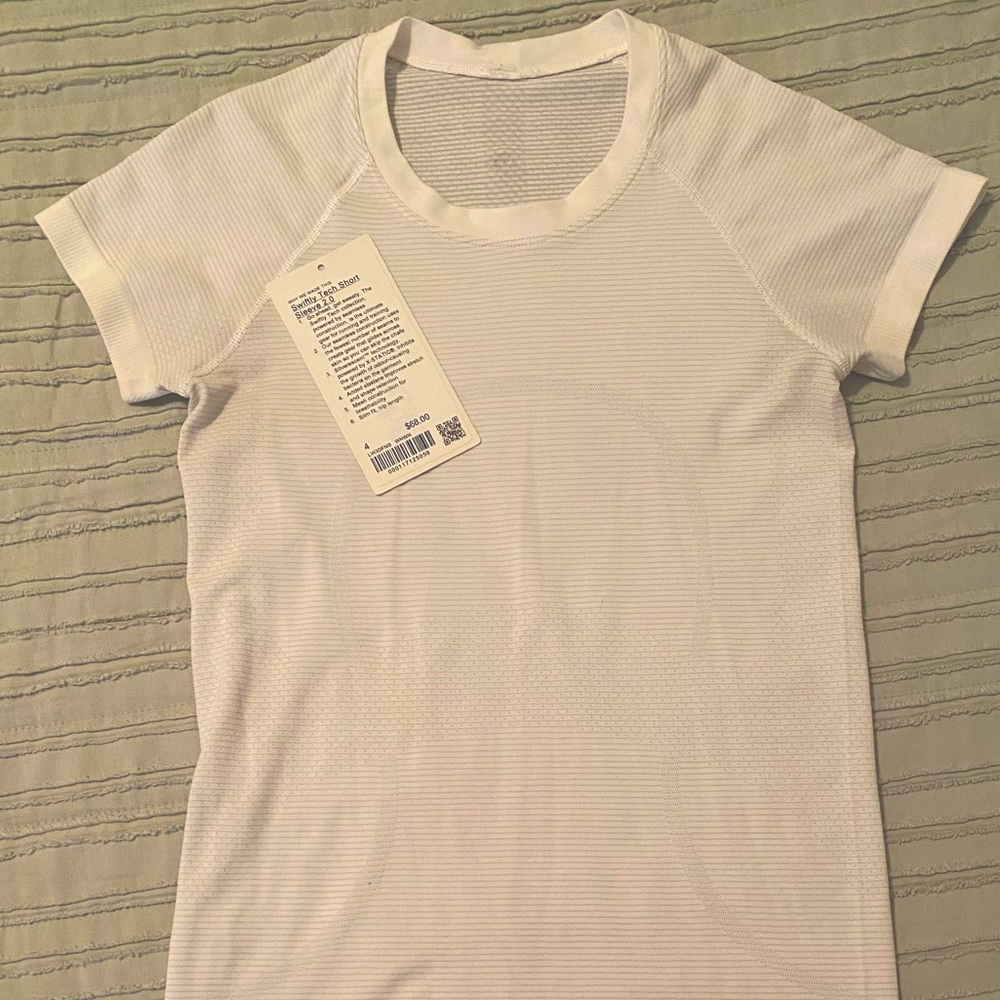 White Swiftly Tech Short Sleeve Size 4